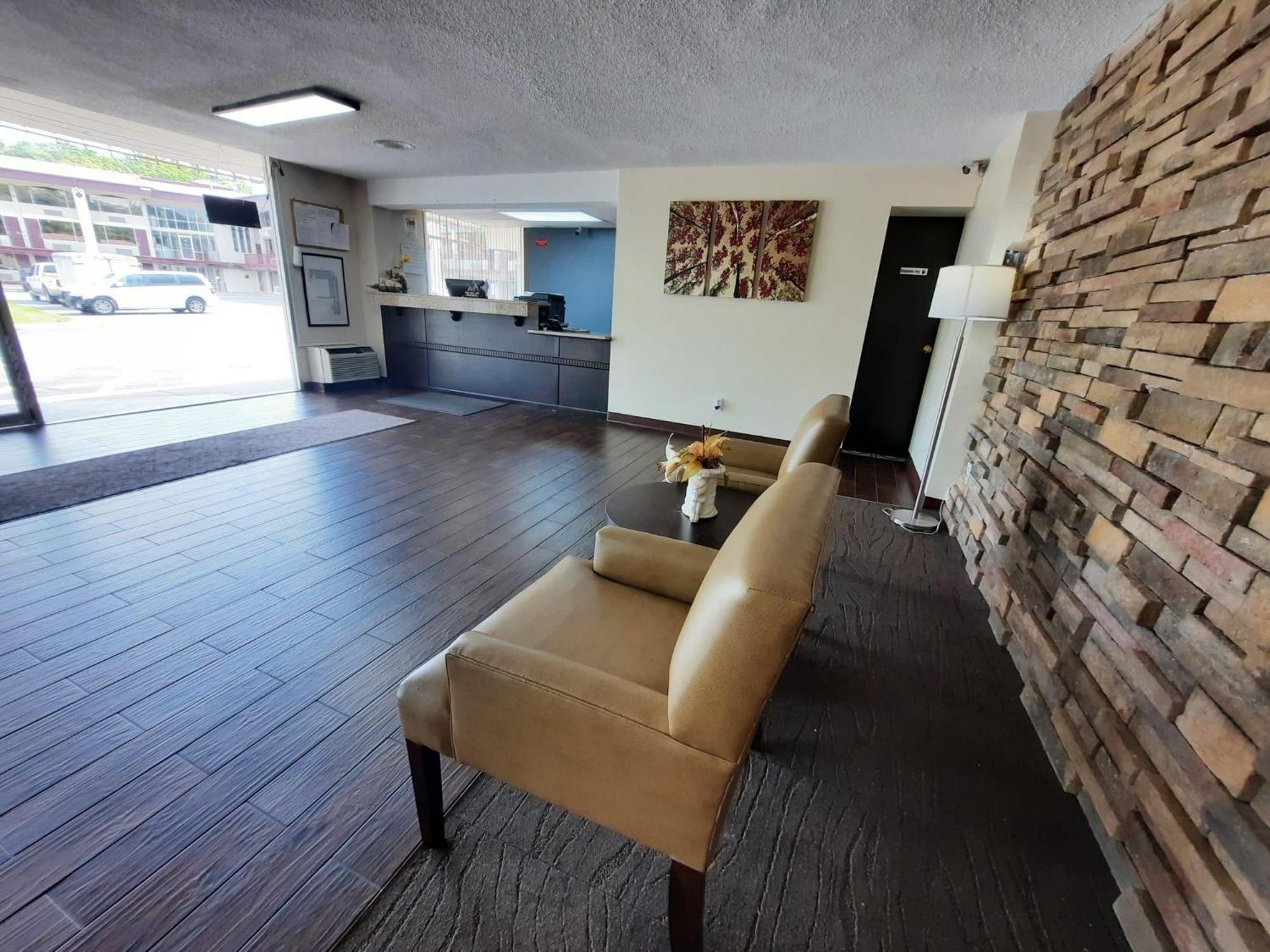 Americas Best Value Inn Moline Exterior photo